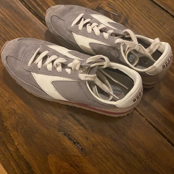Brooks cheap casual shoes